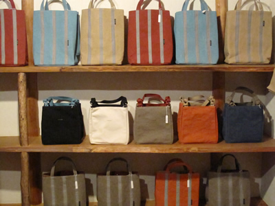 古い蚊帳に魅せられて展